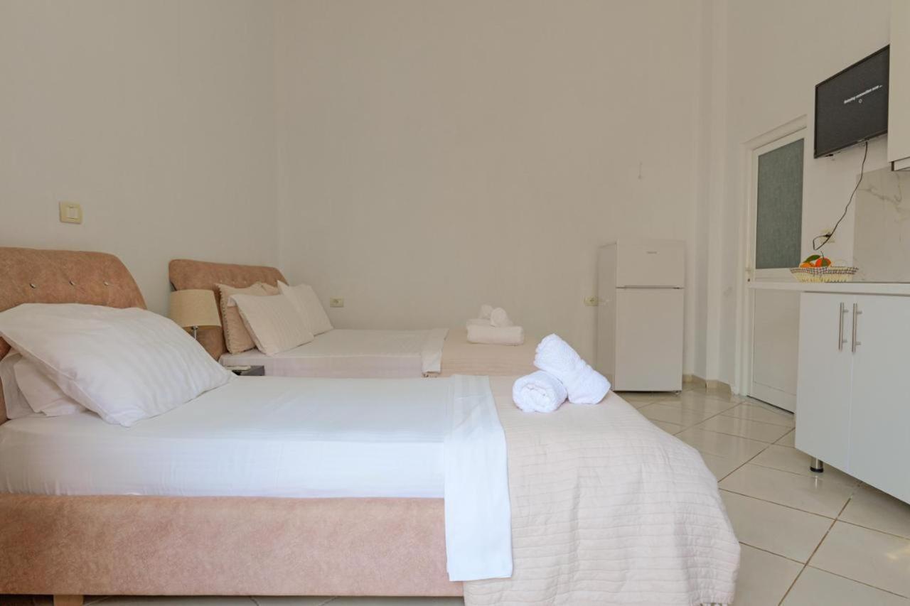 Sunflower Hotel Ksamil Exterior photo