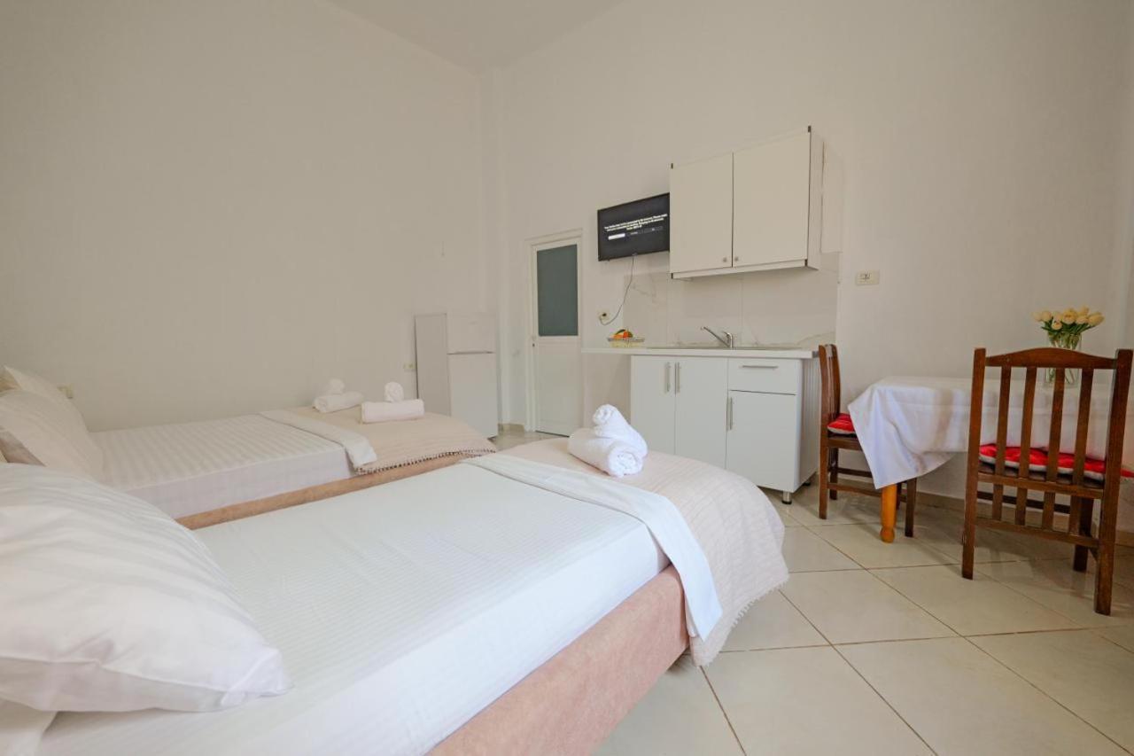 Sunflower Hotel Ksamil Exterior photo